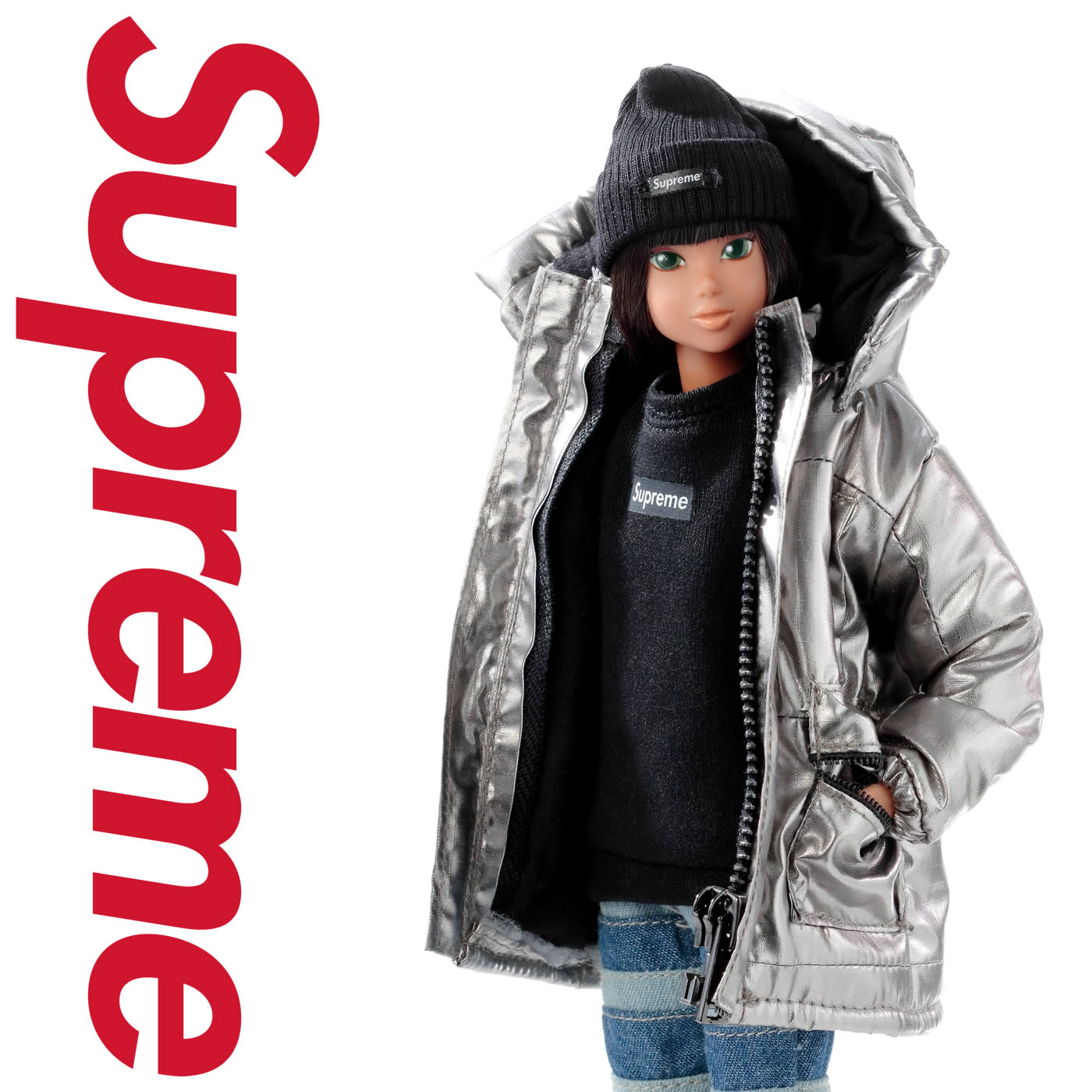 Supreme momokoDOLL